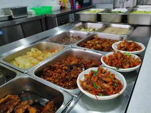 夏意社区阳光老年食堂开放晚餐啦!